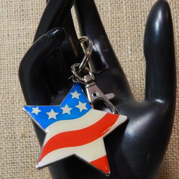 <3 I Luv the USA Key Chain  <3 - Picture 1 of 7